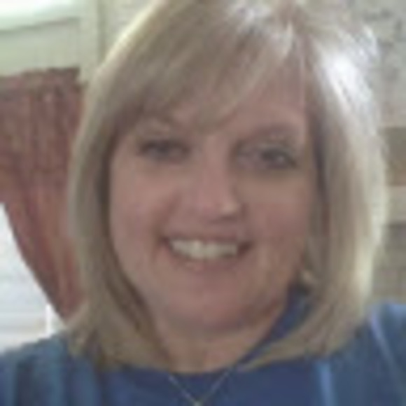 Meet your Posher, Debbie - Picture 1 of 1